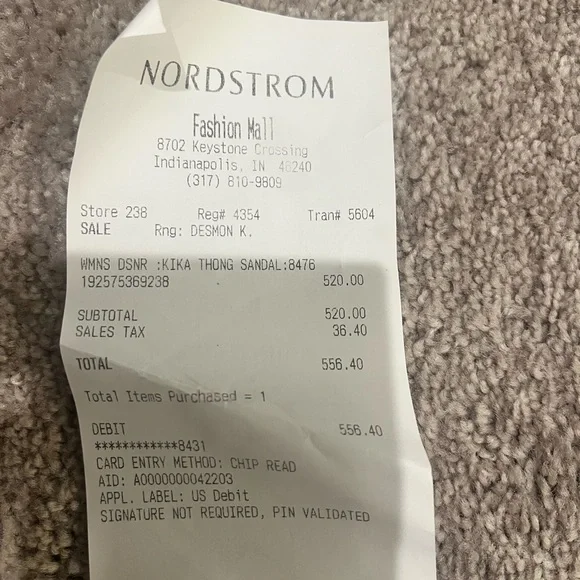 Gucci Women's Sandals with Green and Red Straps..like new! I wore it two times. - Picture 3 of 8